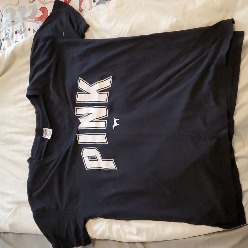 PINK Victoria Secretblack v-neck tshirt